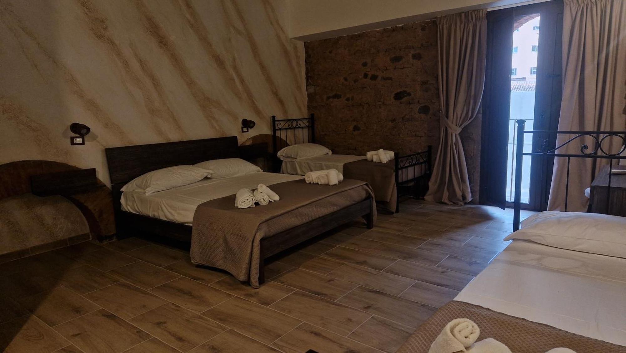 La Ciminiera Rooms Катания Екстериор снимка